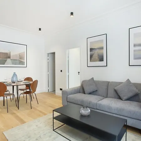 Palais Royal By Prestige * パリ